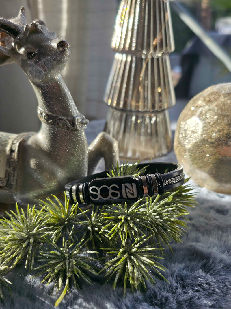 A - Premium SOS Armband mit Edelstahlseil und integriertem NFC Chip