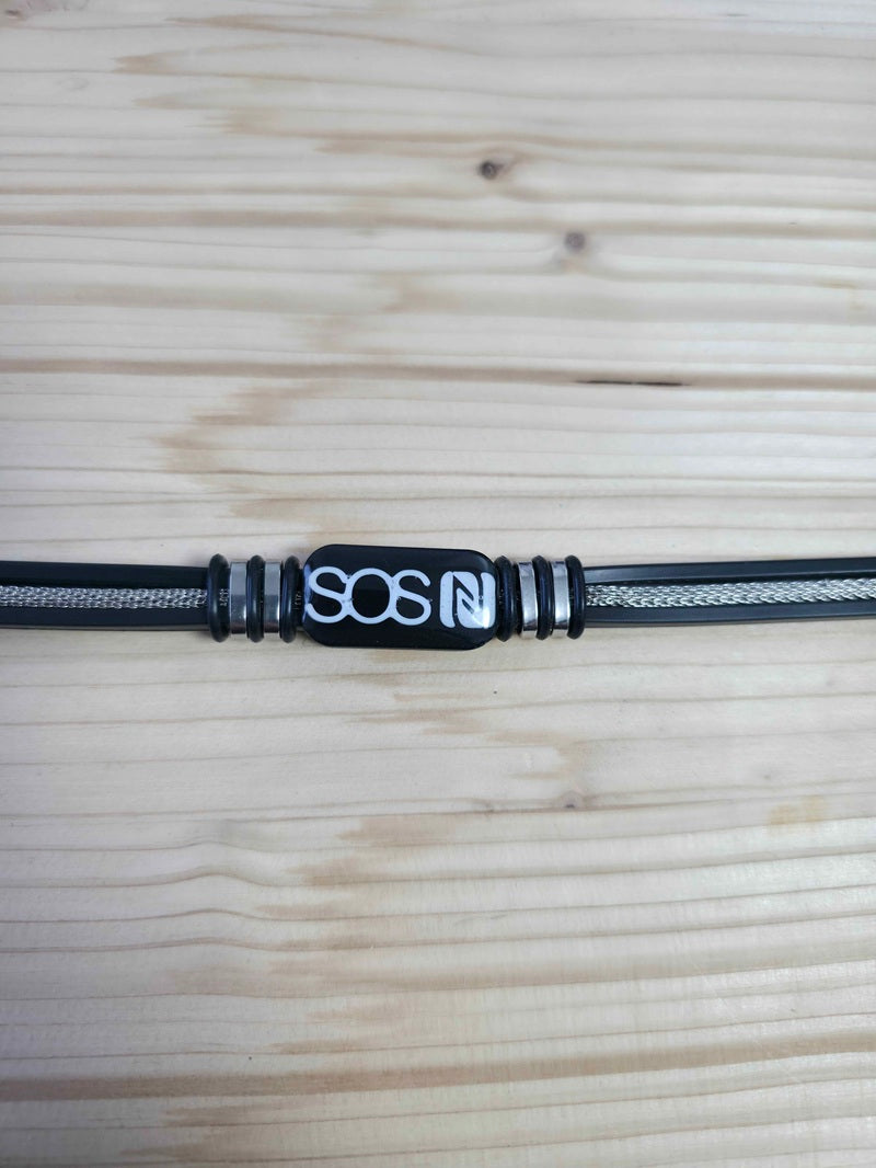 A - Premium SOS Armband mit Edelstahlseil und integriertem NFC Chip