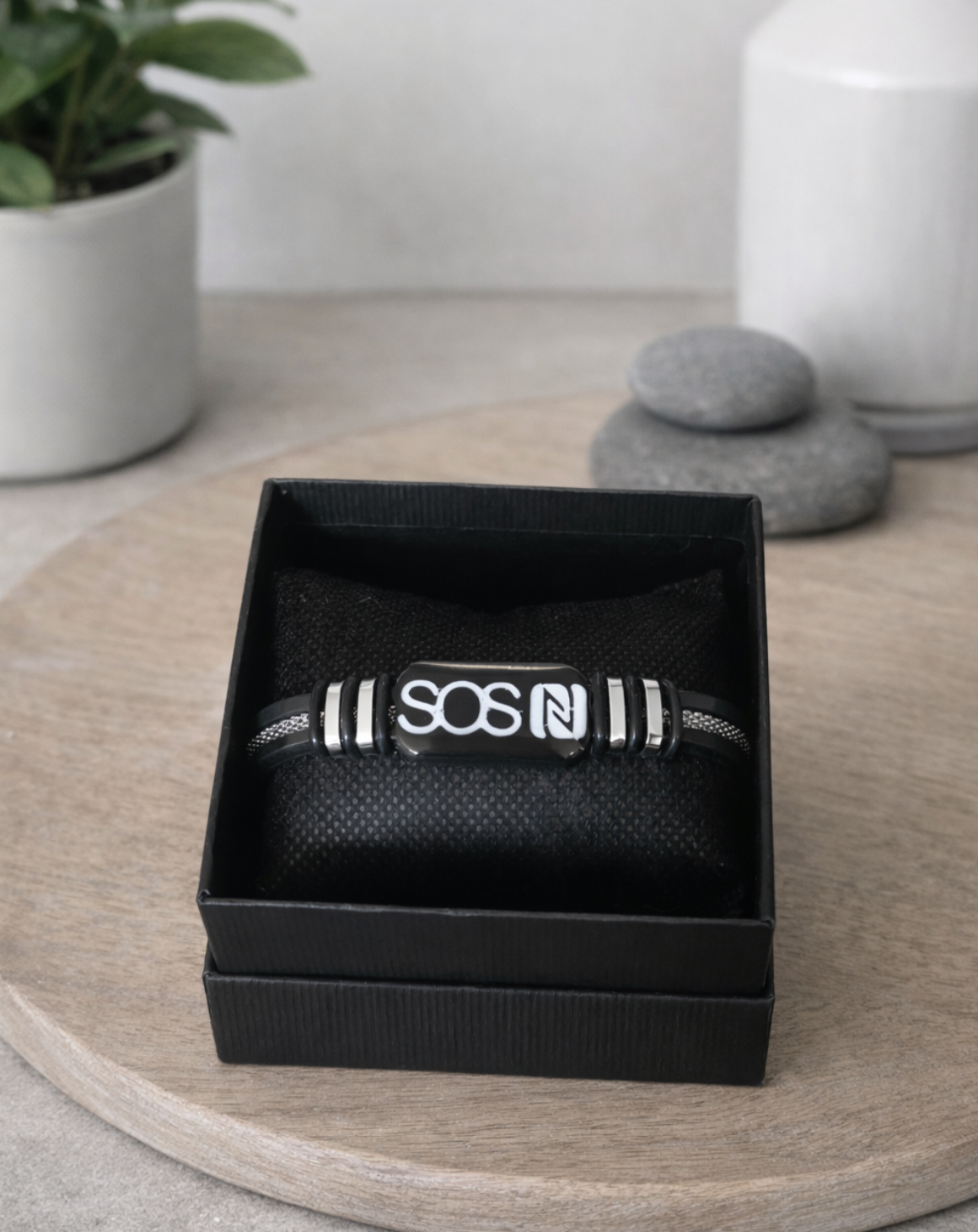 A0 - Premium SOS Armband mit Edelstahlseil und integriertem NFC Chip